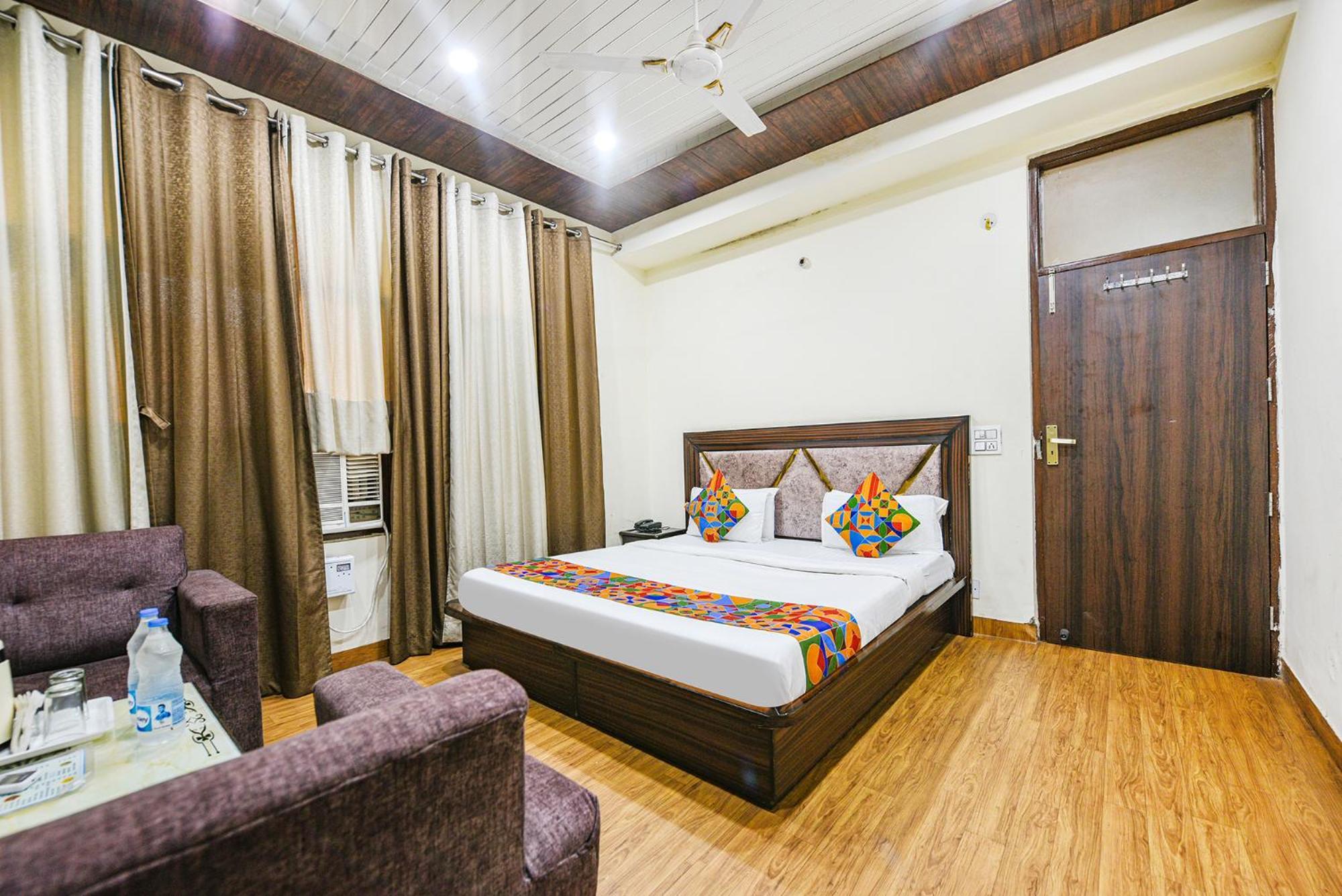 Fabhotel Royal Inn Chandīgarh Екстериор снимка