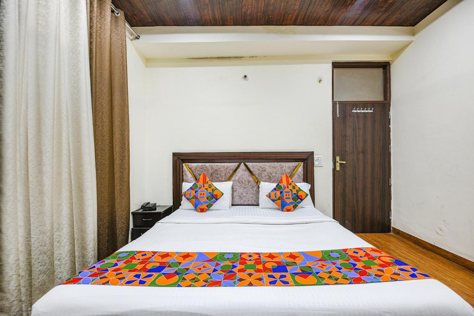 Fabhotel Royal Inn Chandīgarh Екстериор снимка