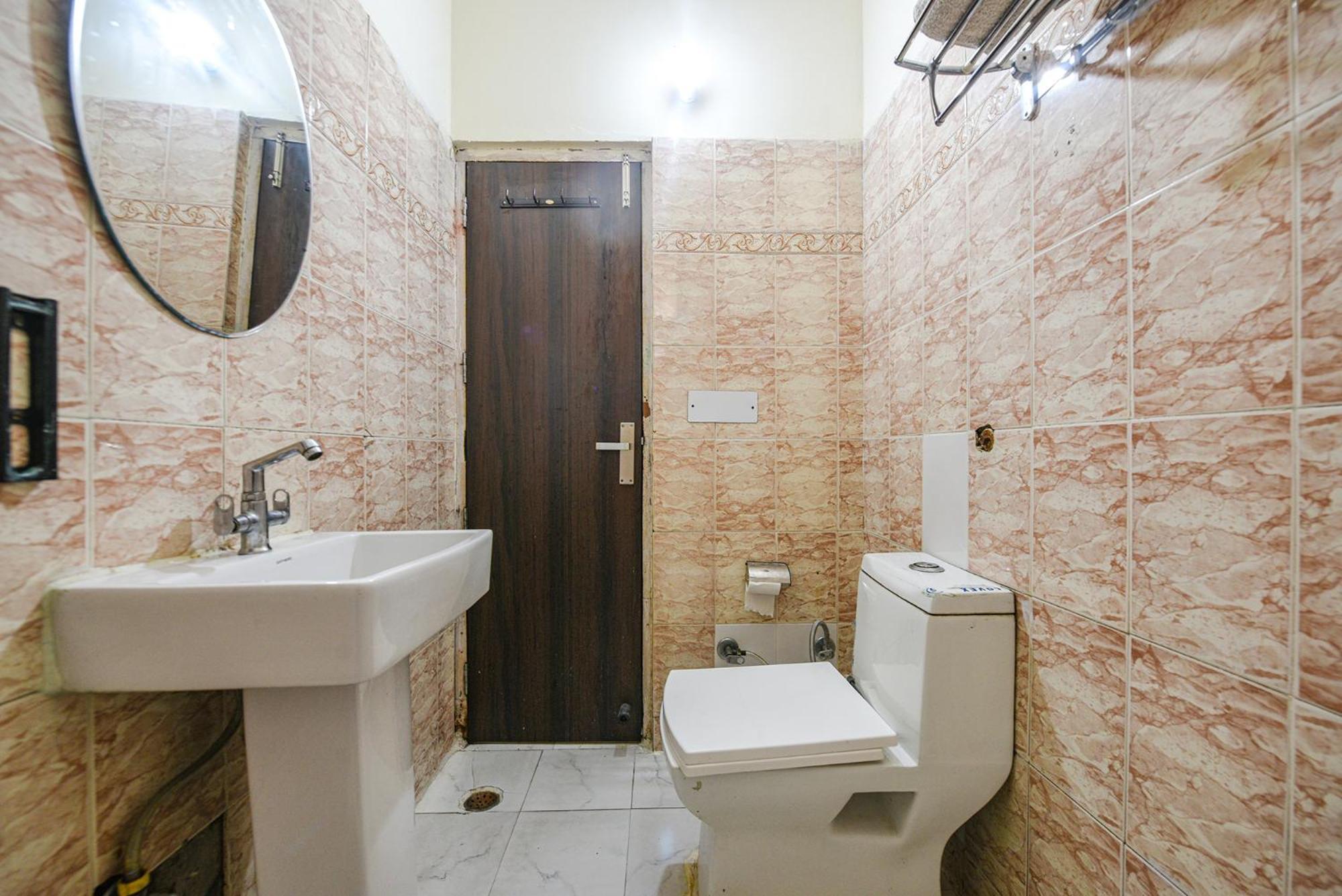 Fabhotel Royal Inn Chandīgarh Екстериор снимка