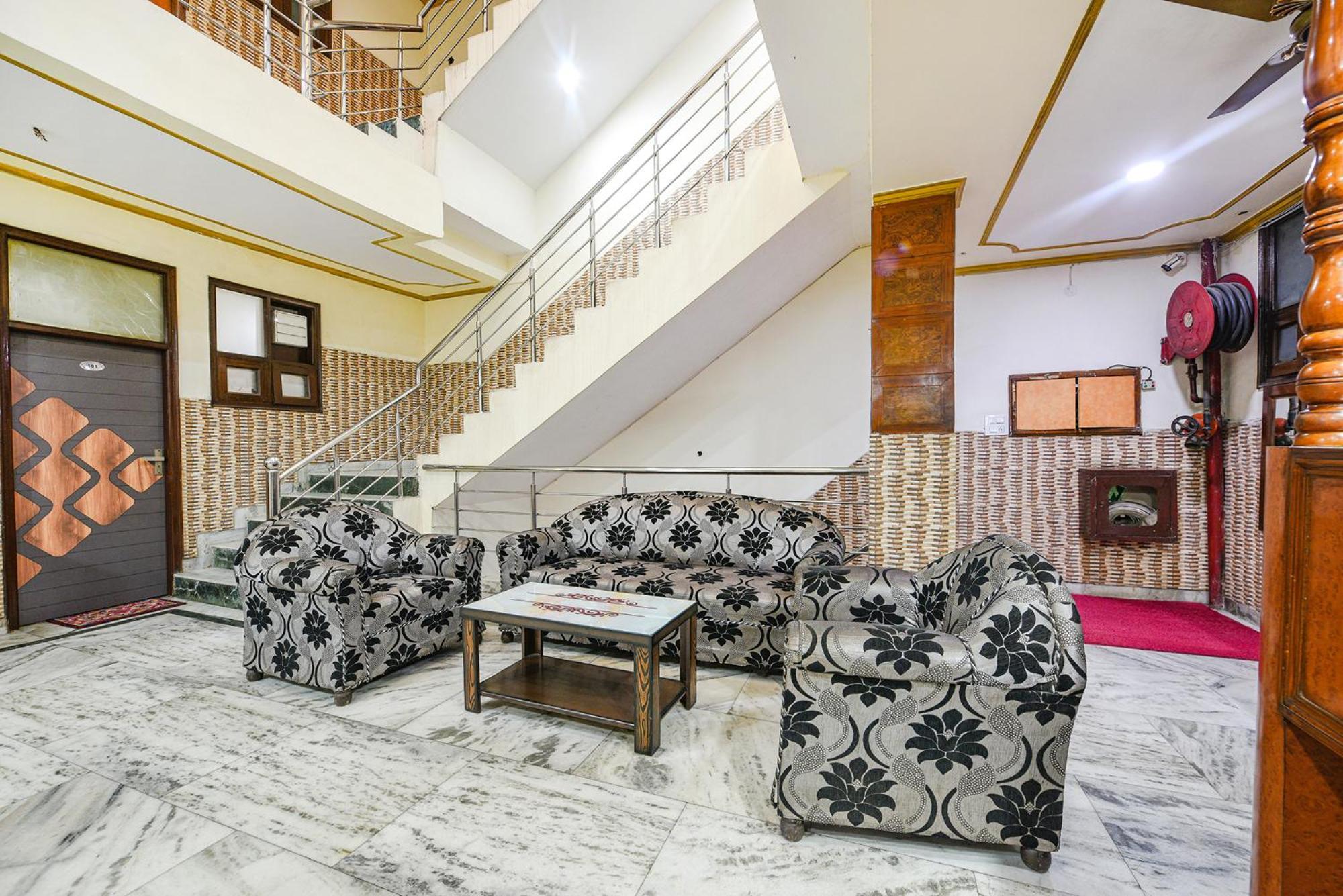 Fabhotel Royal Inn Chandīgarh Екстериор снимка