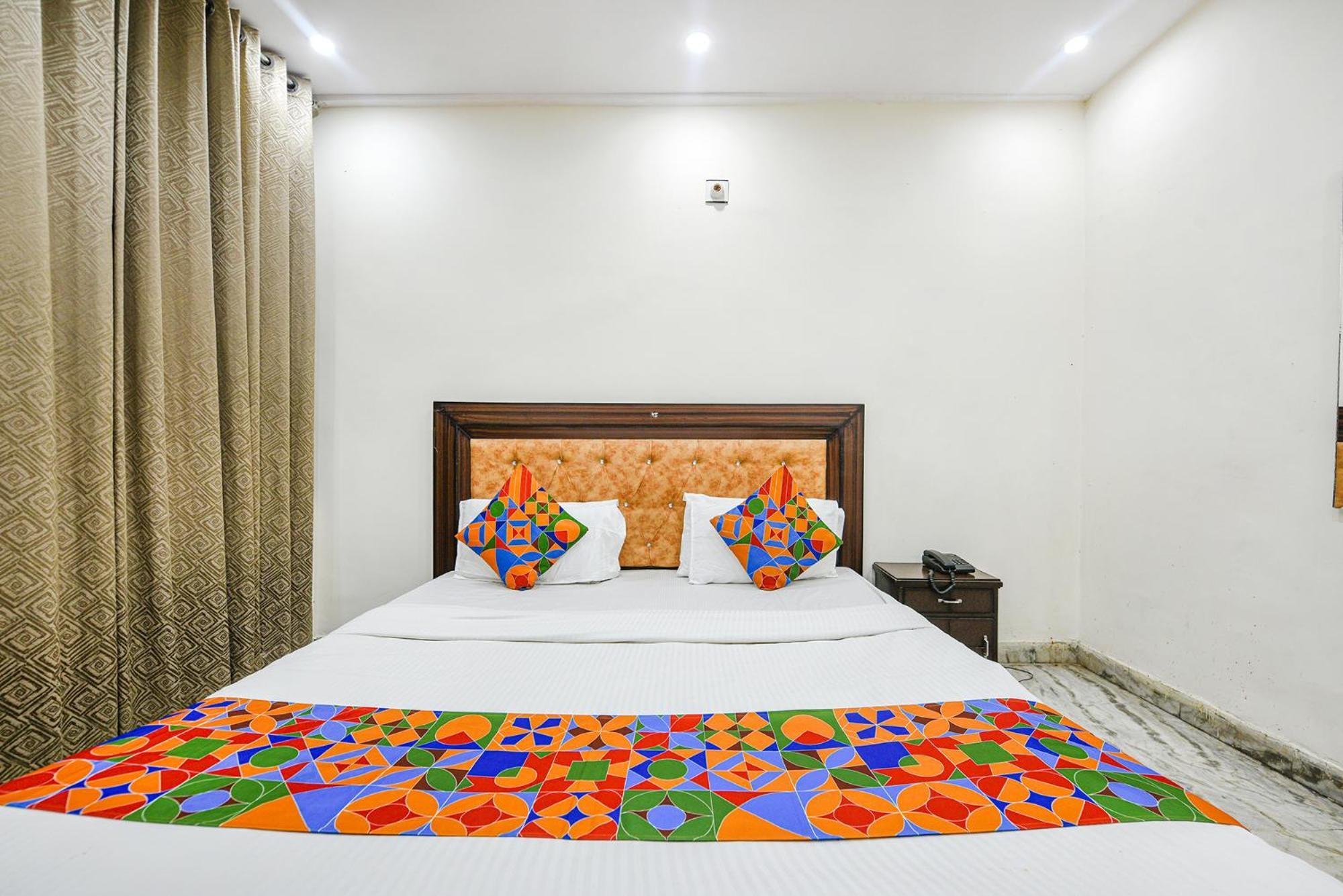 Fabhotel Royal Inn Chandīgarh Екстериор снимка